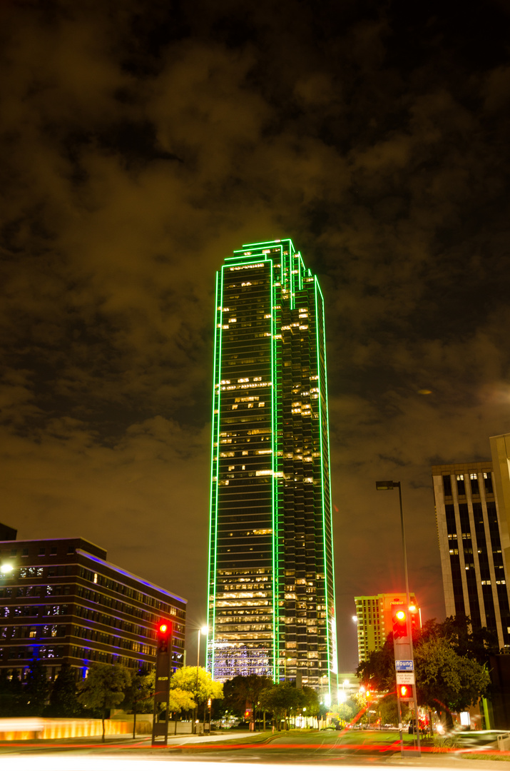 Bank of America Plaza, Dallas
