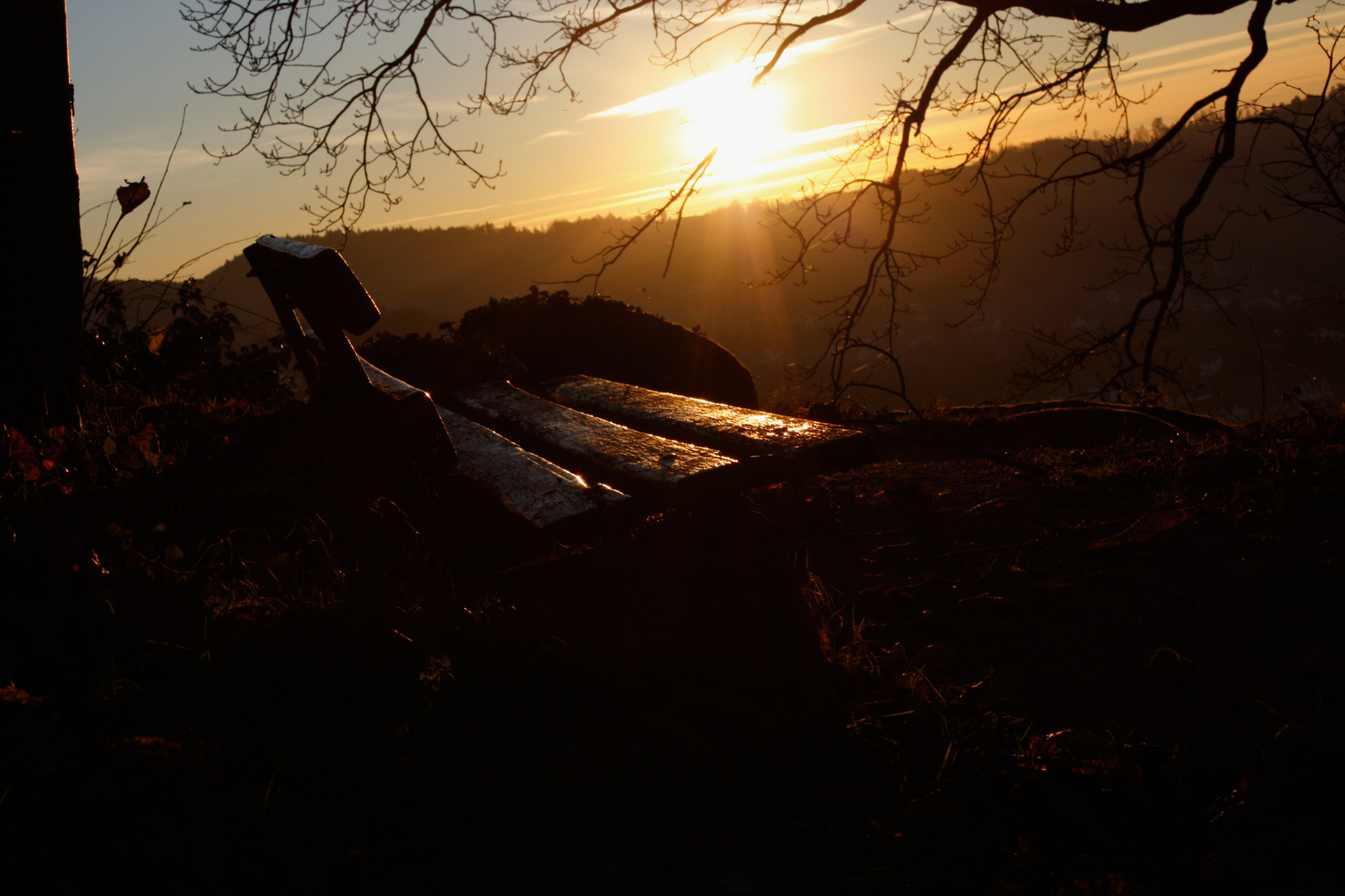 Bank vor Sonnenuntergang