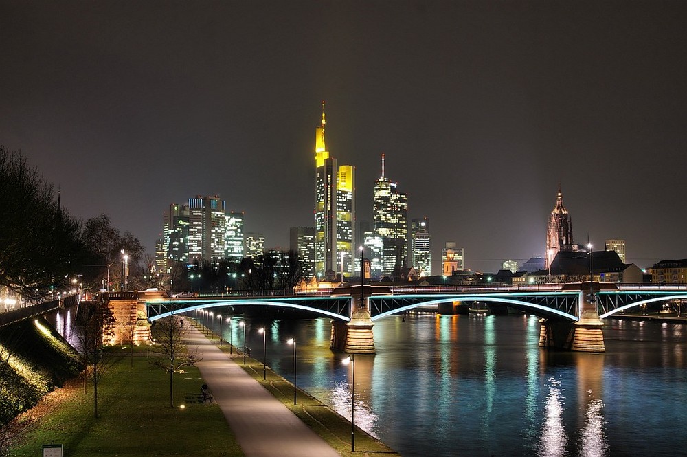 Bankenviertel von der Flößerbrücke aus gesehen