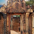 Banteay Srei la porte entière