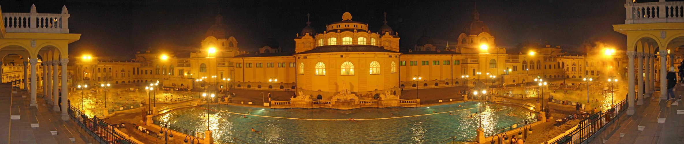 Baños de Shenchenyi noche