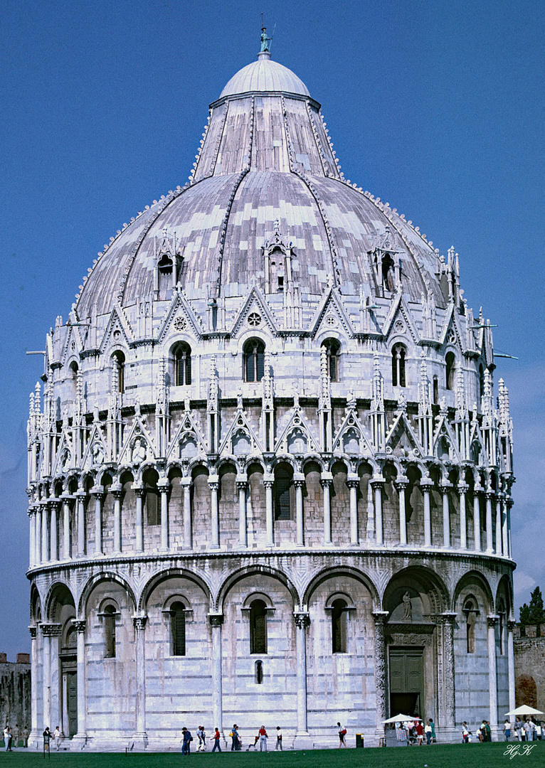 Baptisterium des Doms zu Pisa in der Toskana