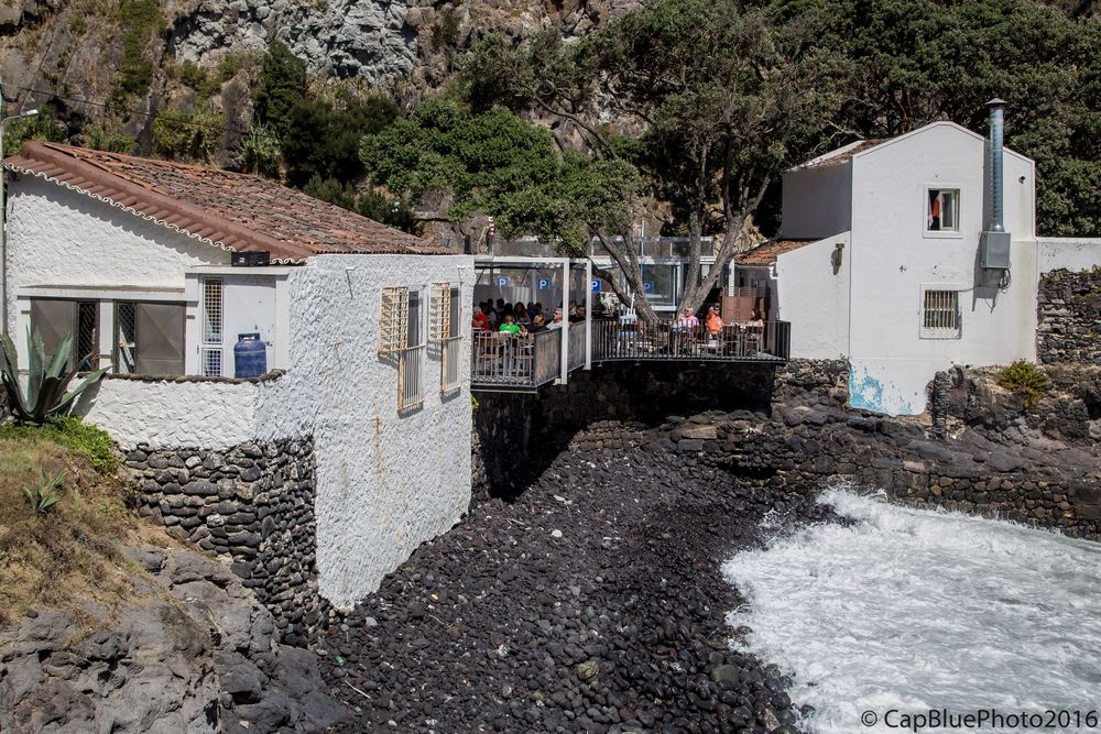 Bar Esplanada Caloura direkt am Meer - Frischer Fisch garantiert