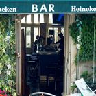 bar vor dem chateau de Tanlay