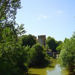 Barbaste (Lot et Garonne) Pont roman sur la Gélise et le moulin des tours