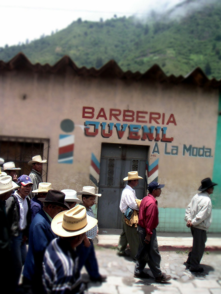 Barbería Juvenil A La Moda