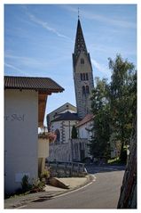 Barbian - schiefer Kirchturm