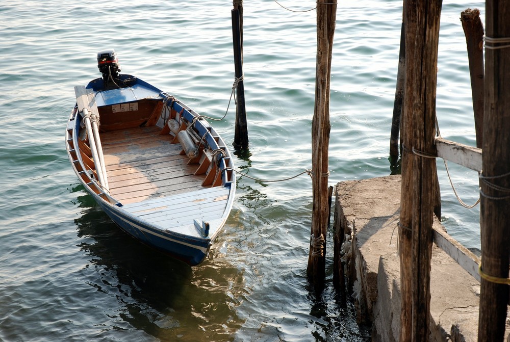 barca al lago