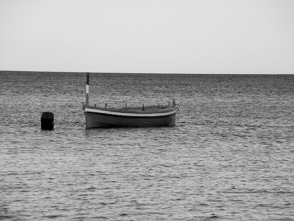 Barca in riva al mare (Taormina - Sicilia)