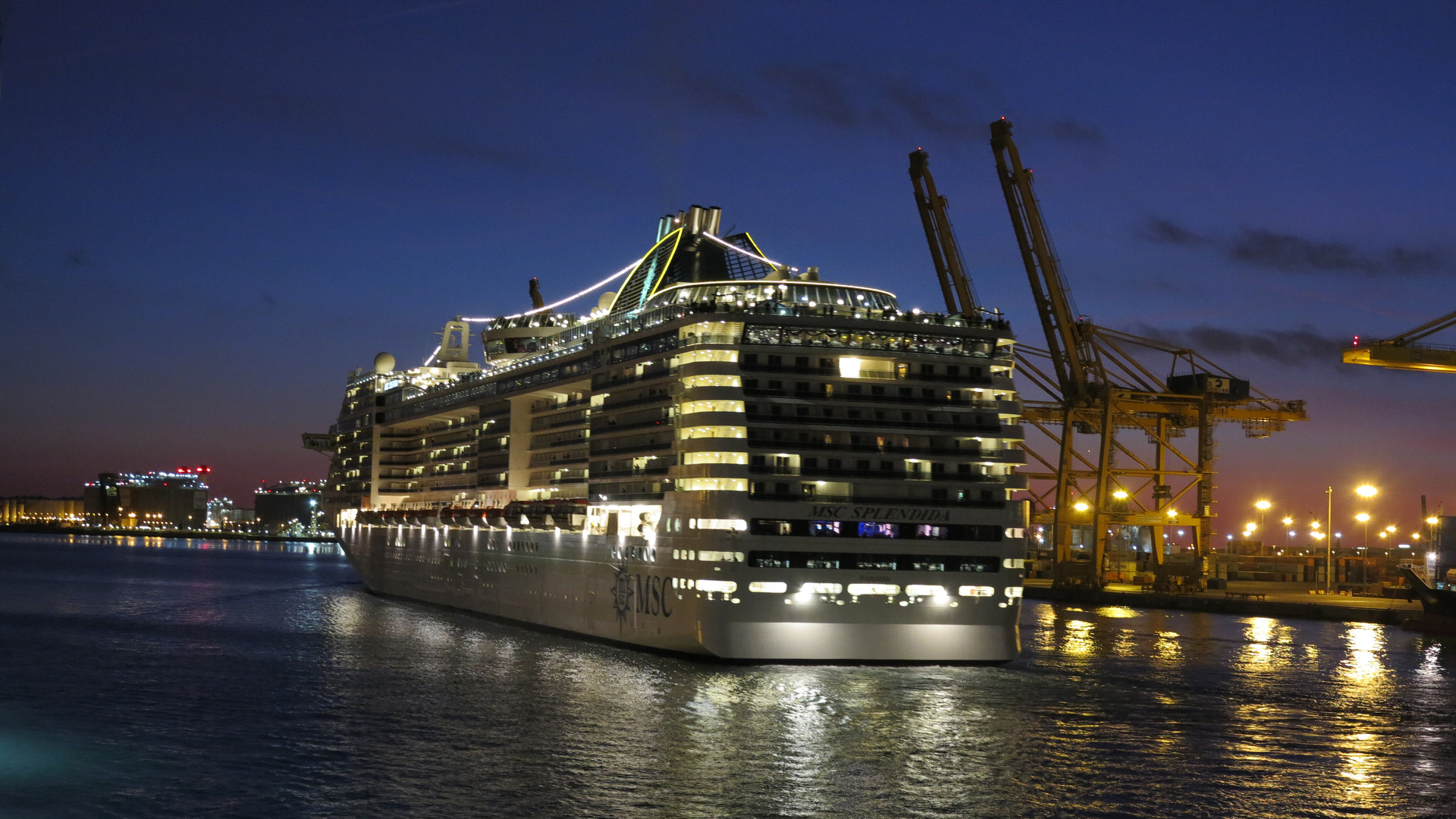 Barcelona-Ausfahrt aus Hafen 3