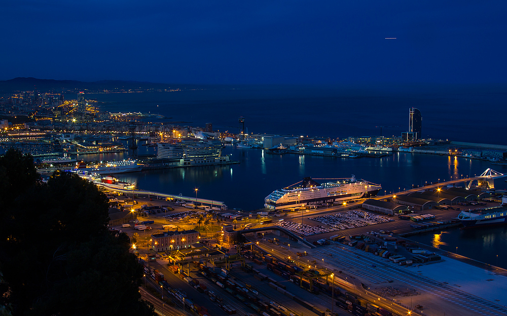 Barcelona bei Nacht vom Montjuic