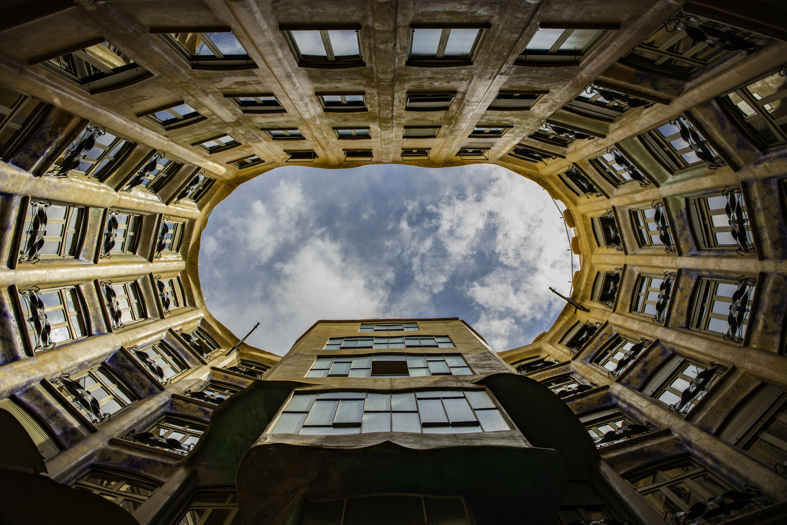 - Barcelona - la Pedrera  -