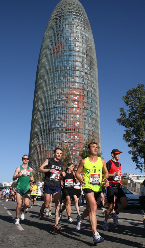 Barcelona Marathon 2008 - MARATO BARCELONA 2008 - Torre Agbar - Foto 3