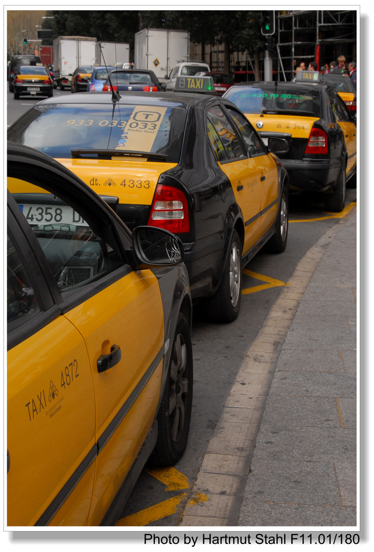 Barcelona, Plaza de Catalunya, taxis