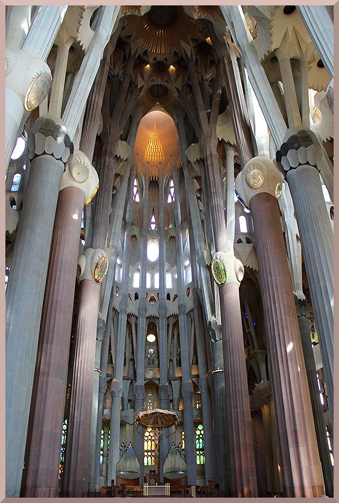 Barcelona - Sagrada Familia Innenraum