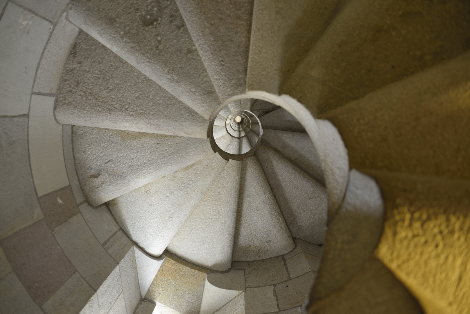 Barcelona Sagrada Familia Wendeltreppe / corkscrew stairs