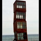 Barcelona Strand - Ruhe am schiefen Turm