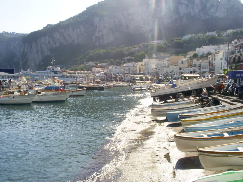 BARCHE AL PORTO DI CAPRI