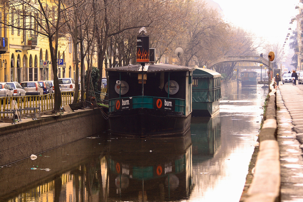 Barconi sul Naviglio