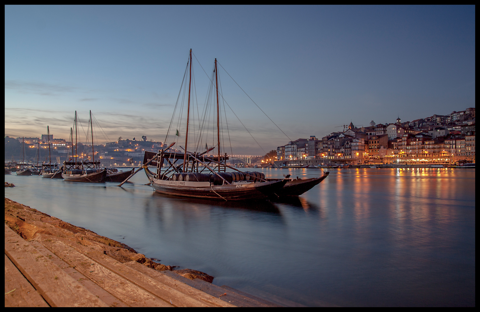 barcos rabelos @ douro @ night