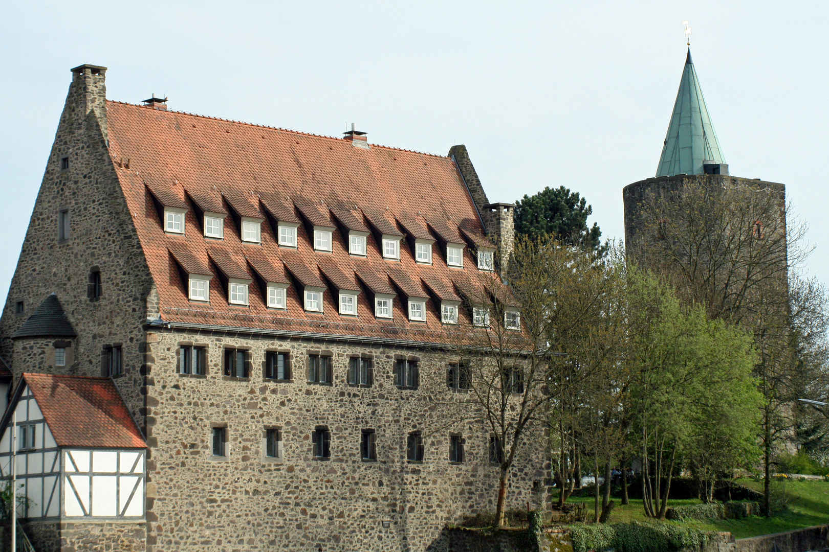 Barfüßerkloster und Diebsturm