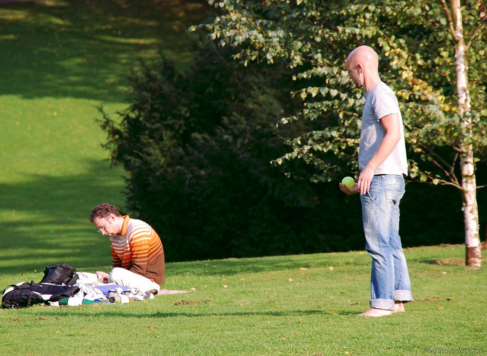 "Barfuß im Park"