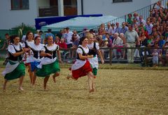 Barfuß übers Stoppelfeld