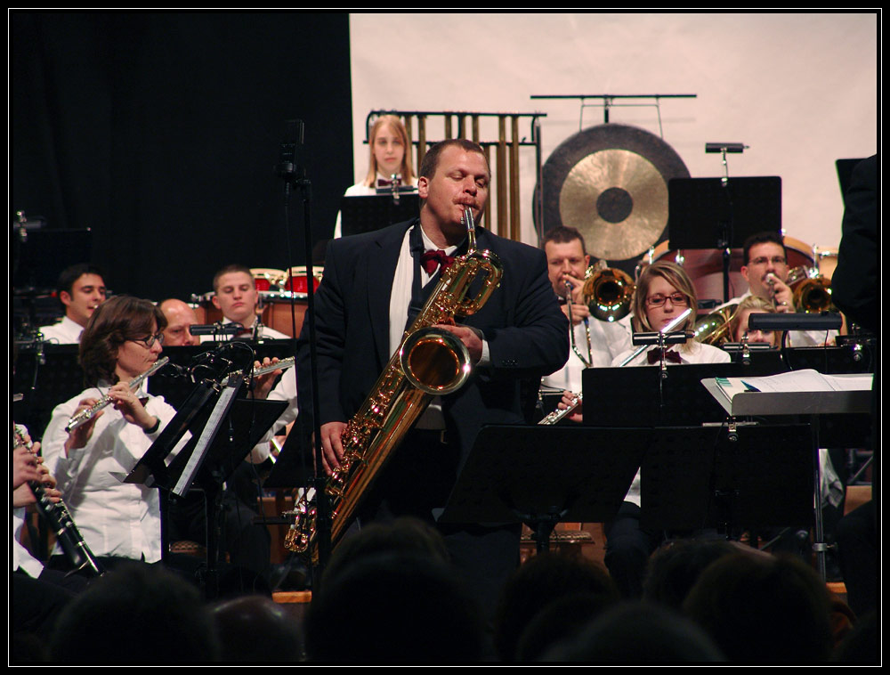 BariSax als SoloInstrument Foto & Bild kunstfotografie & kultur