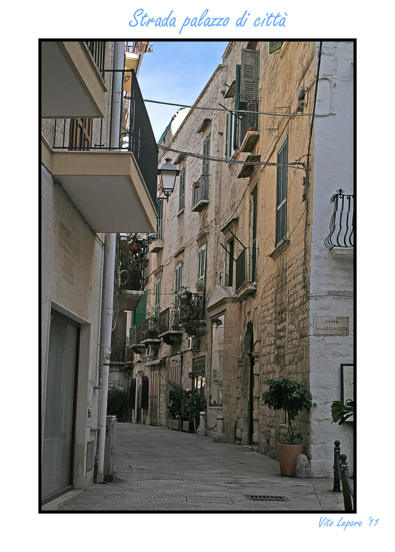 Bari- strada palazzo di città