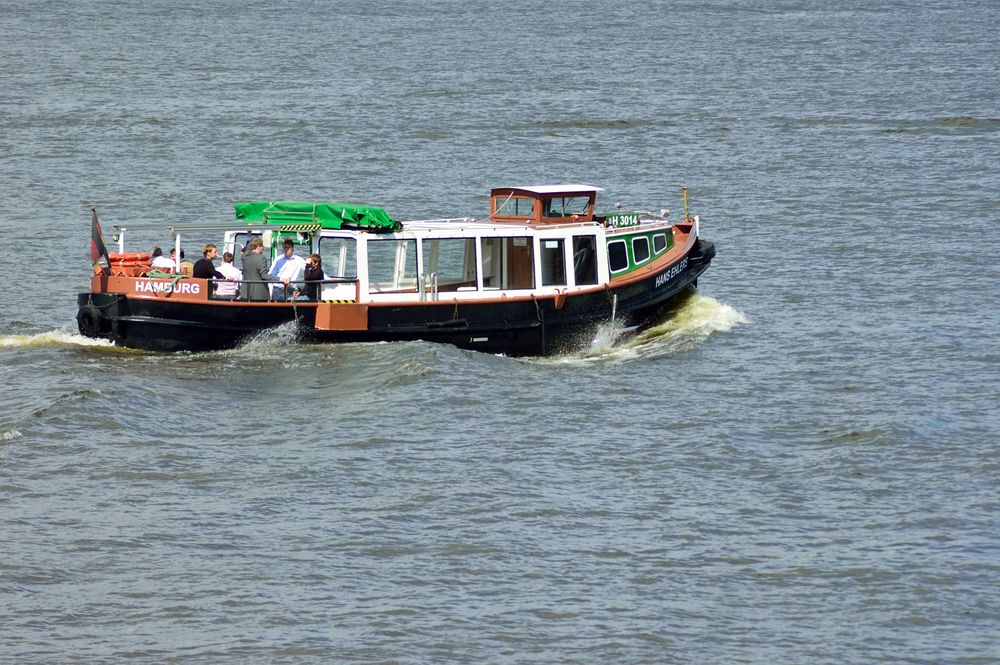 Barkasse "Hans Ehlers" auf der Elbe