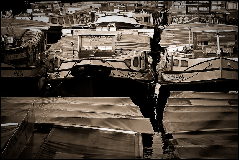 Barkassen im Hafen Hamburg