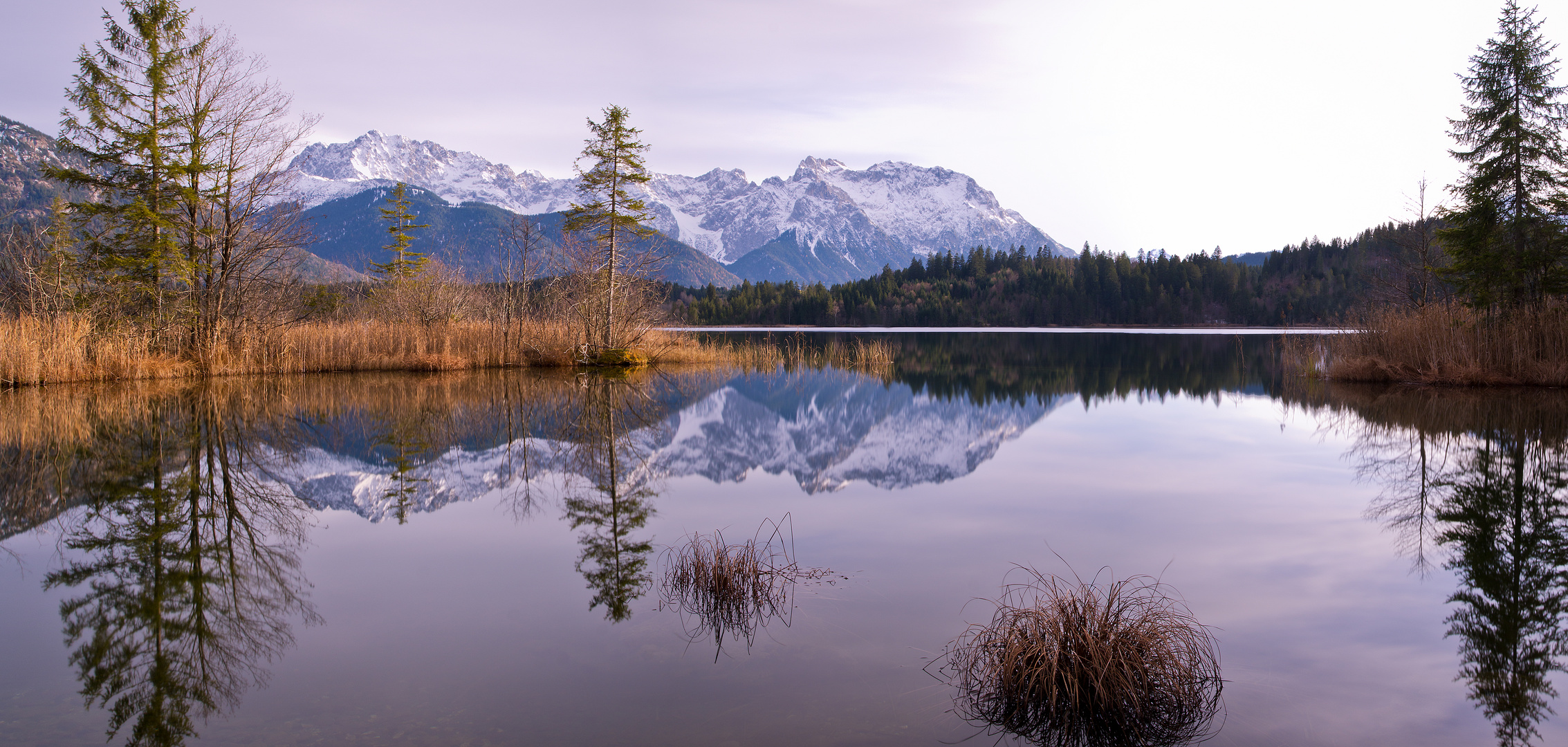 Barmsee am Fuß des Karwendel