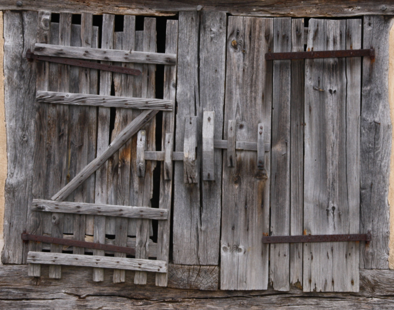 Barnhouse Hideaway Door