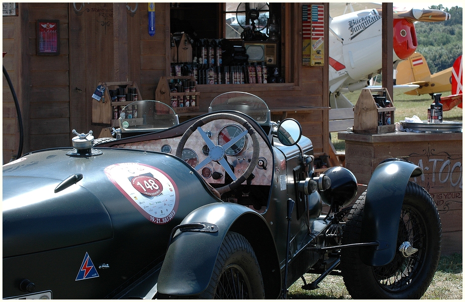 "Barnstormers Barbecue" auf der Graspiste des Flugplatzes Montabaur/Ww.