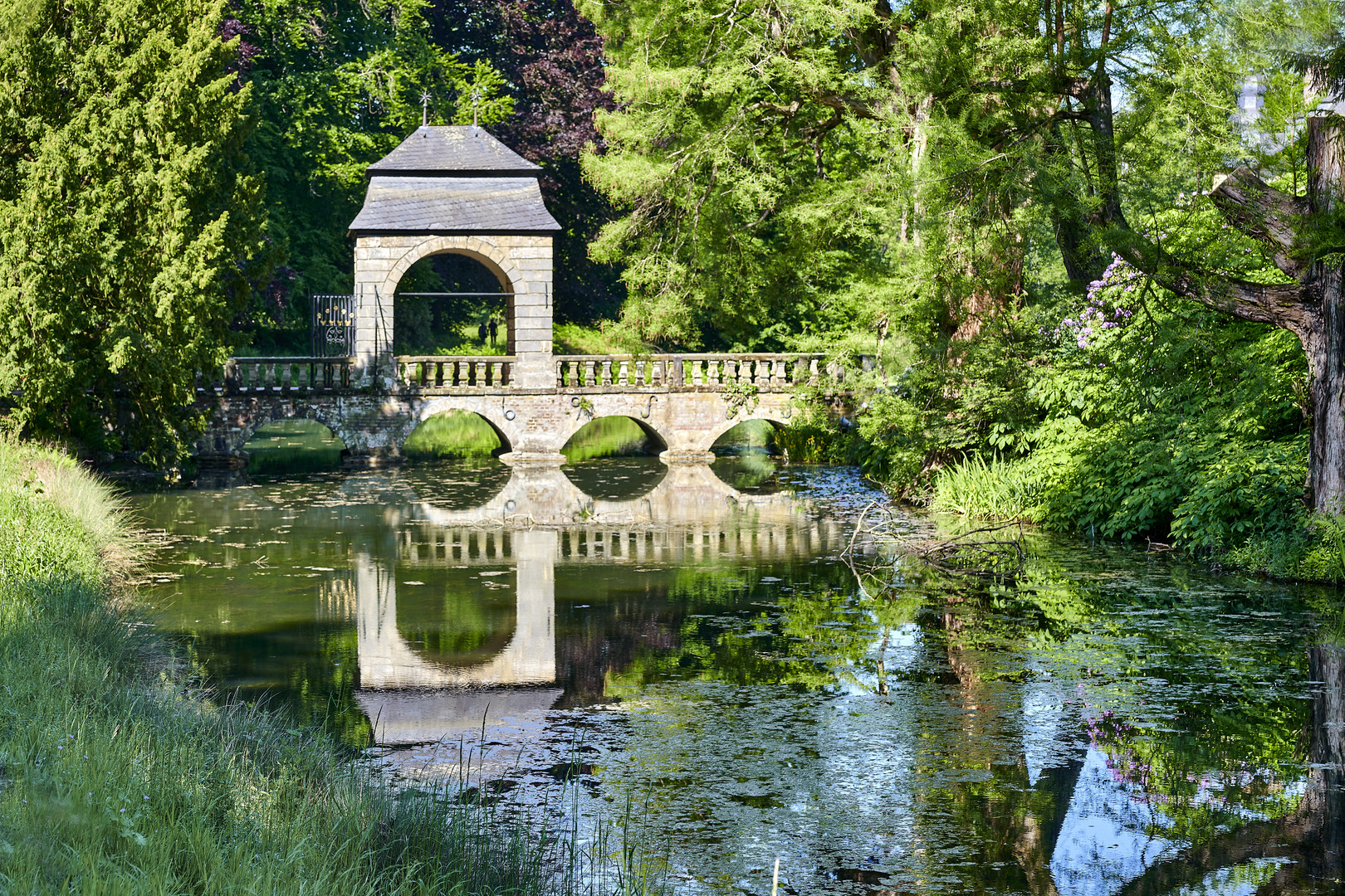 barocke Bruecke im Park von Schloß Dyck