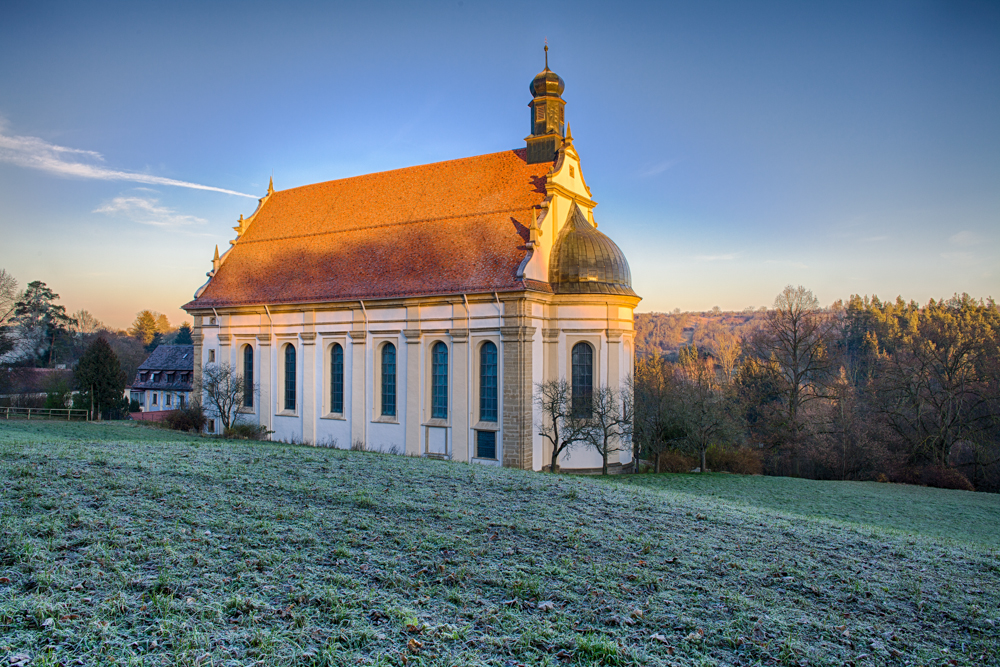 Barocke Wallfahrtskirche Rottenburg am Neckar im Morgenlicht