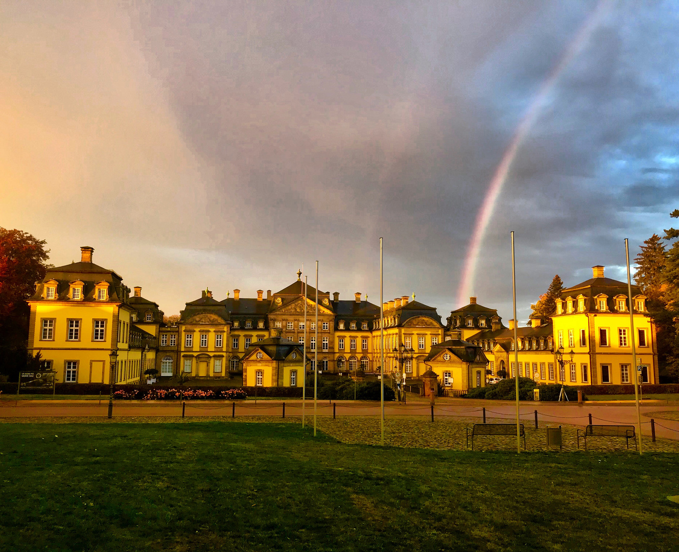 Barockschloss mit Regenbogen in Bad Arolsen