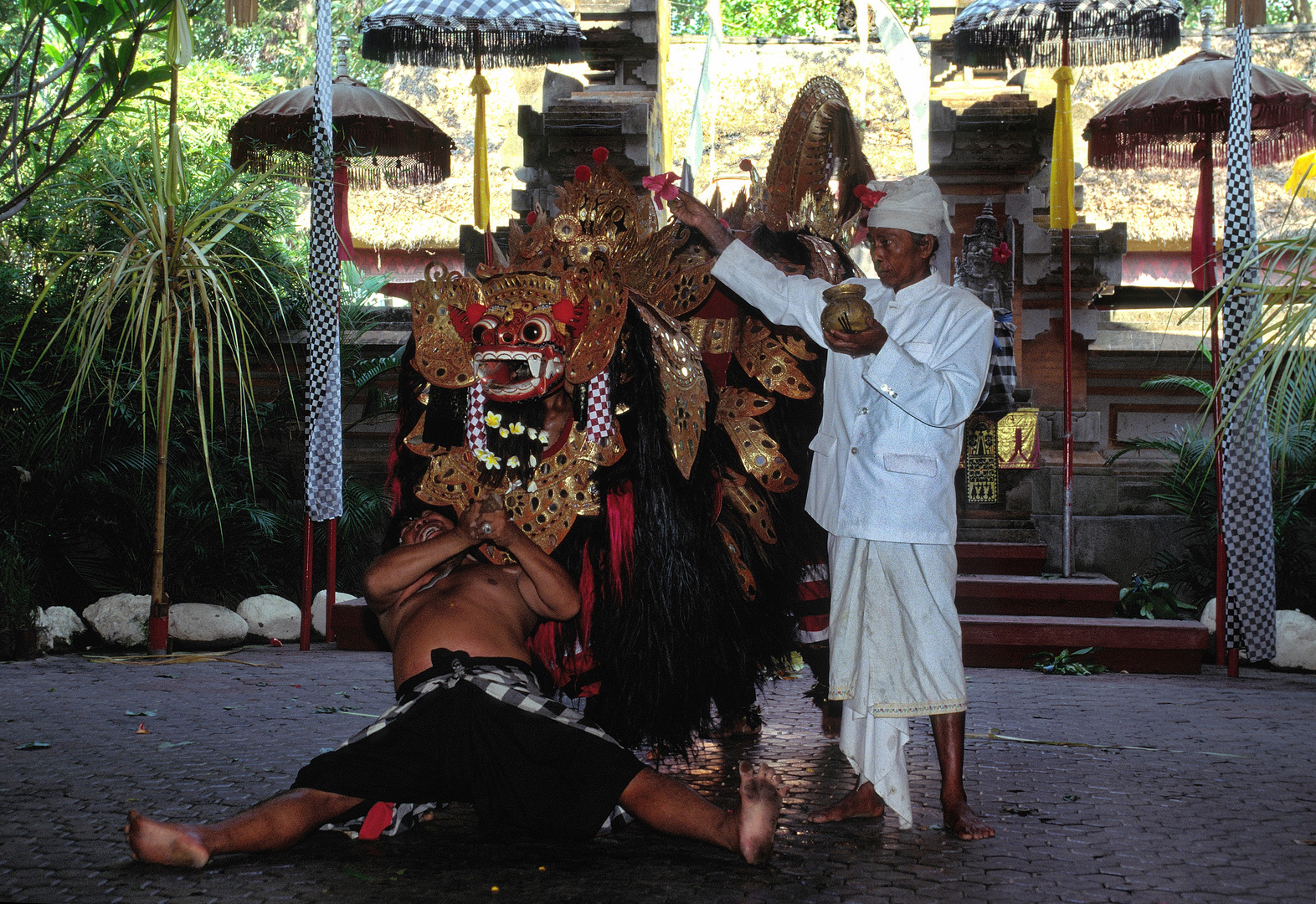 Barong in Batubulan 03