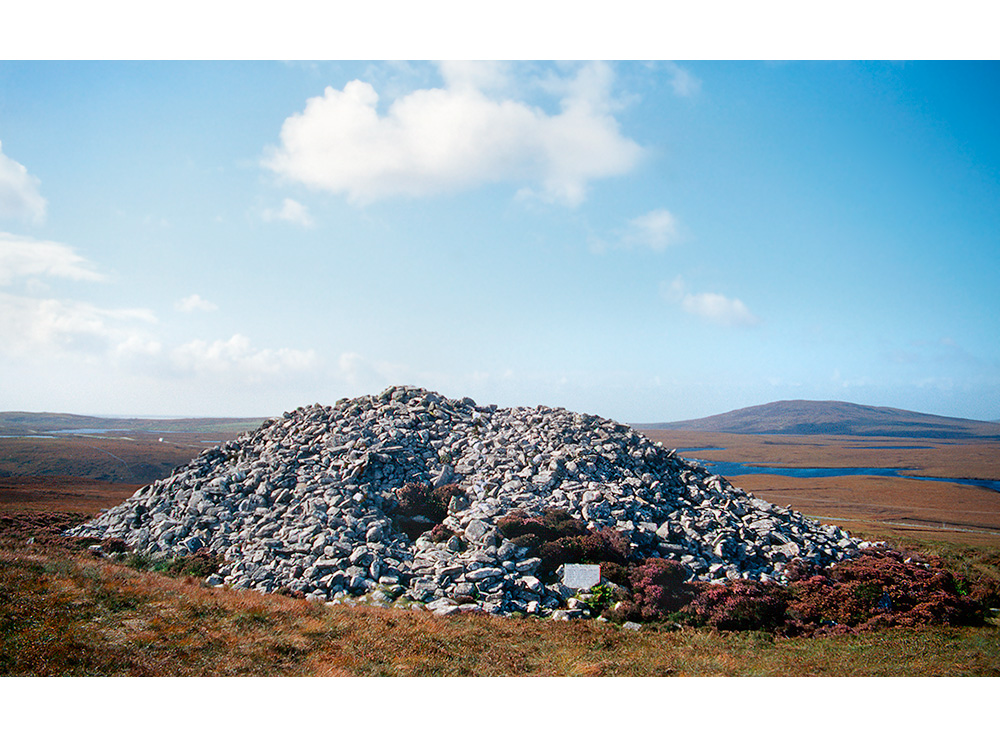 Barpa Langass (Chambered Cairn)