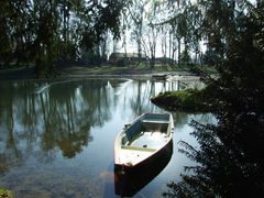 Barque à la Maison du Parc de Théméricourt dans le Vexin ( Ile de France )