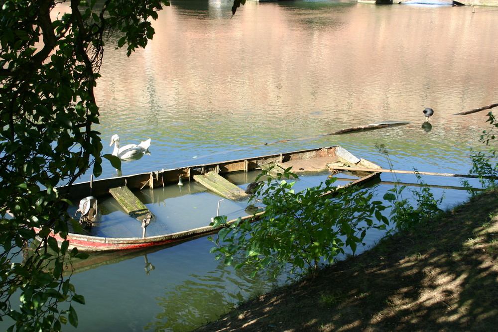 barque sous l'eau