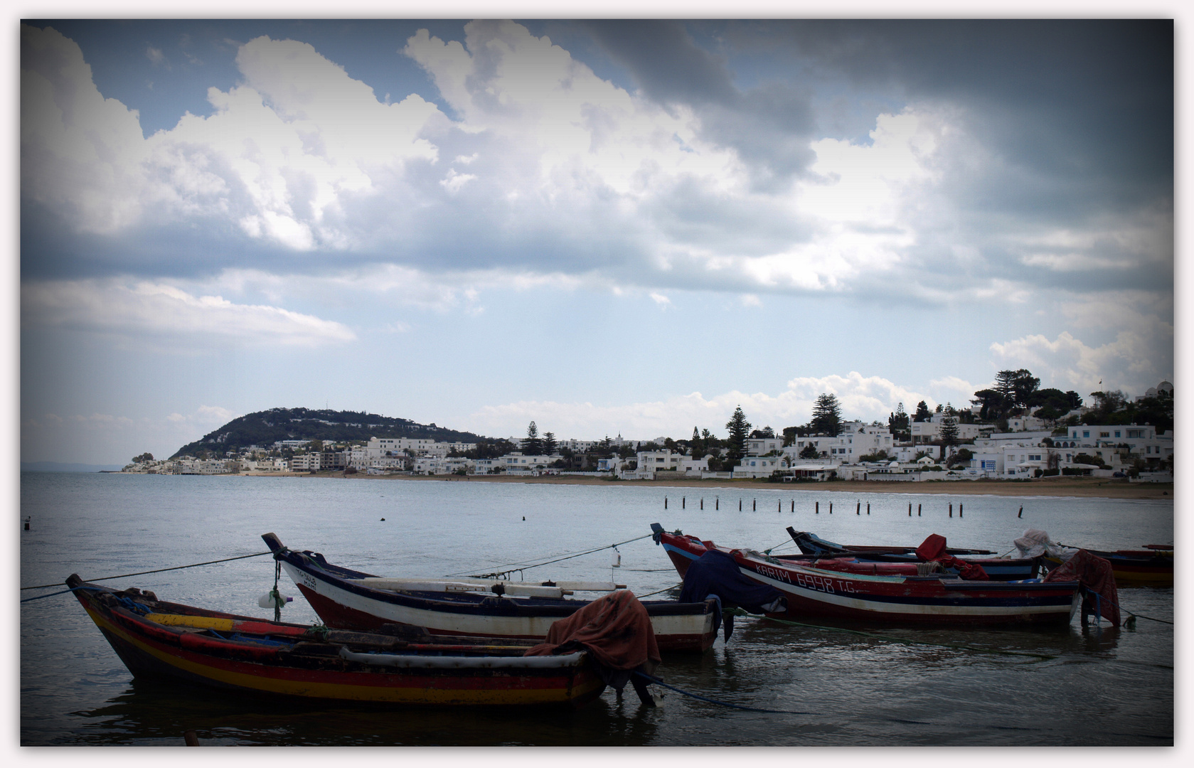 Barques sur la plage. La Marsa