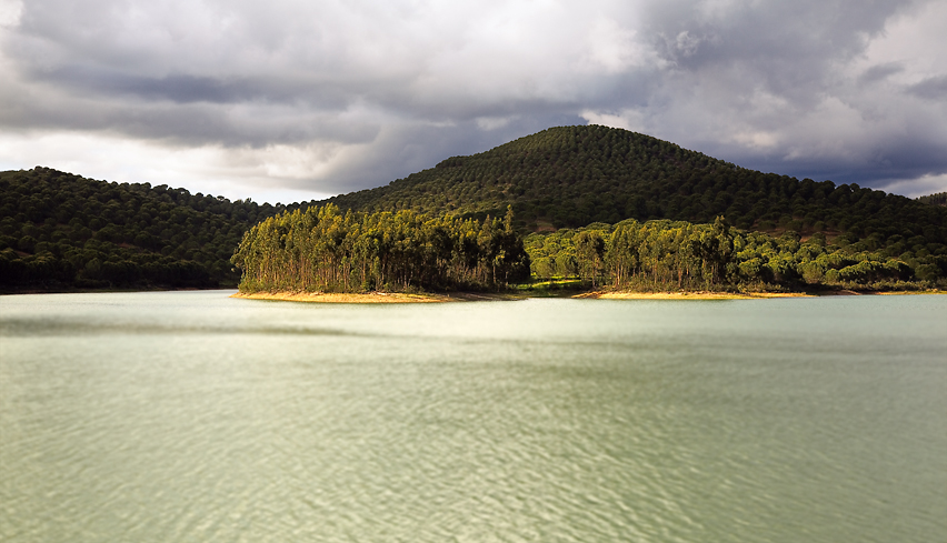 Barragem da Bravura an einem Frühlingstag...