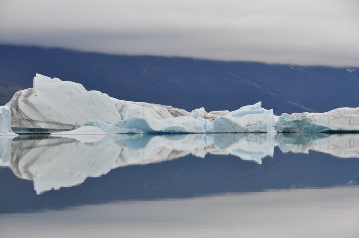 Barrera icebergs del glaciar Upsala (Argentina)