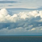 barrière de nuage sur l'atlantique