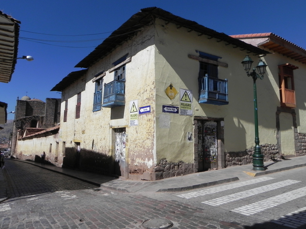 barrios peruanos,aguas calientes