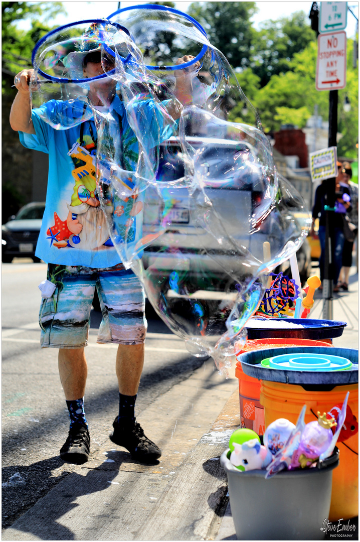 Barry's Bubbles - A Main Stree Moment