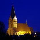 Barther Kirche bei Nacht
