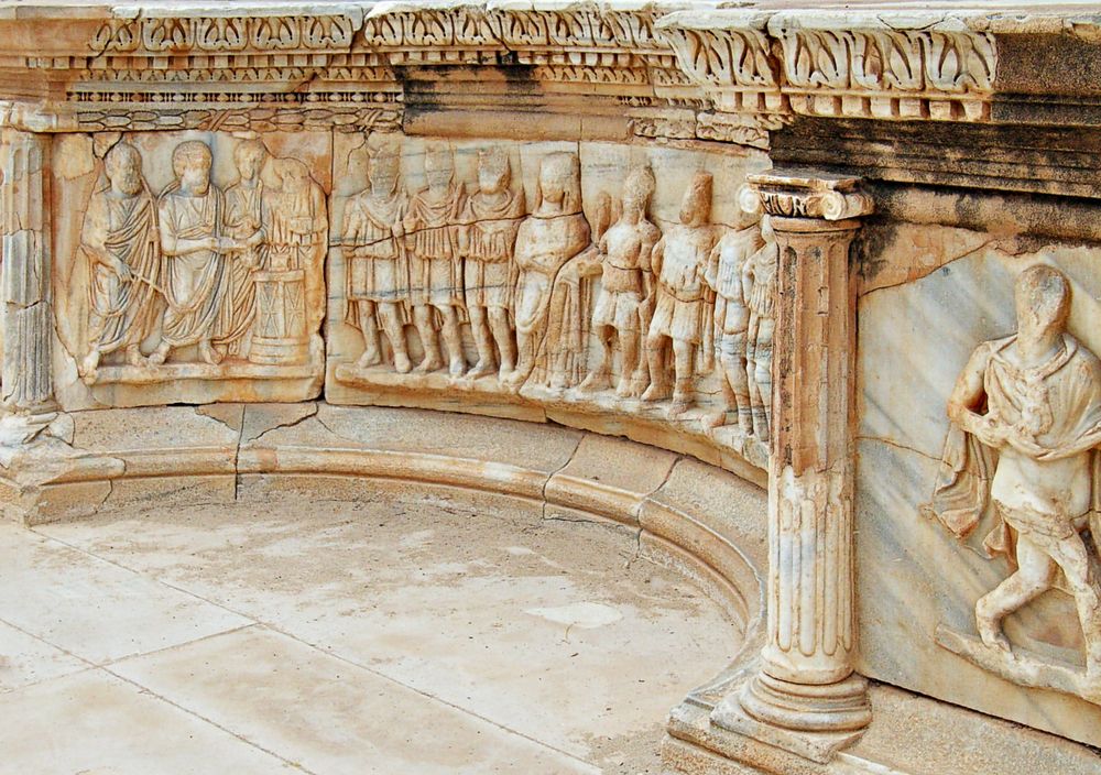 Bas reliefs du pulpitum