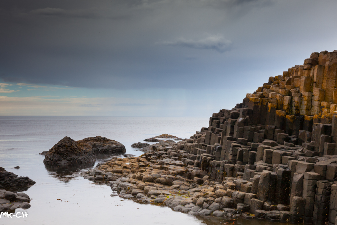 Basaltsäulen am Meer